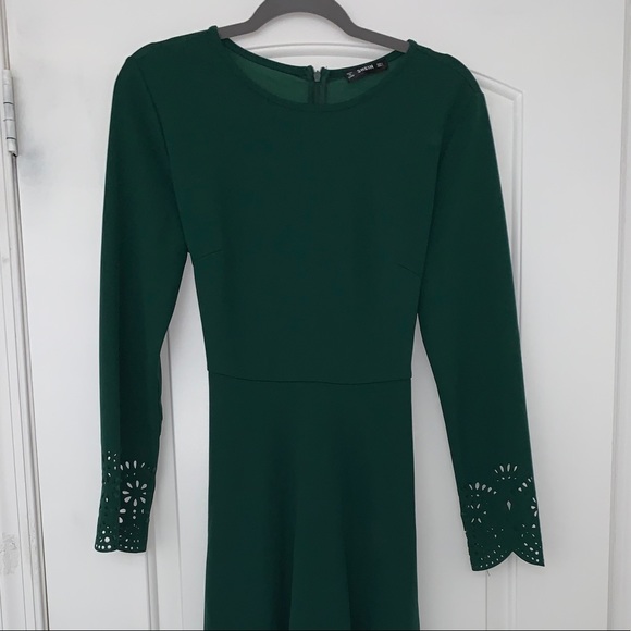 Dress - Picture 2 of 6